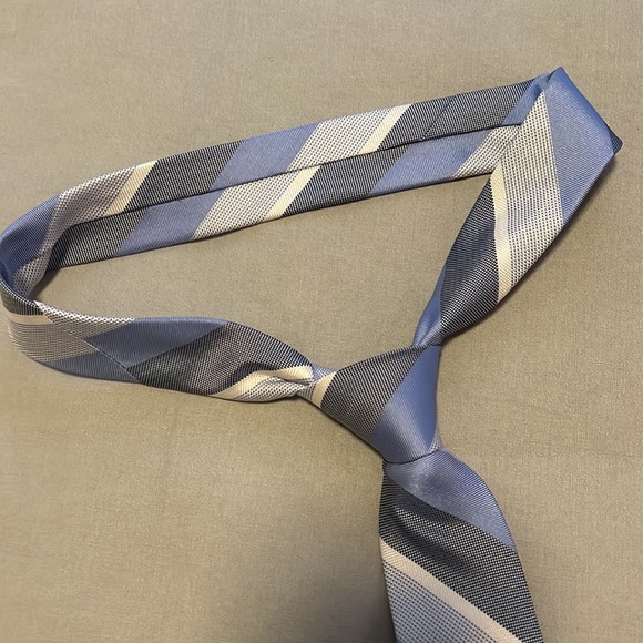 Express tie - Picture 2 of 3